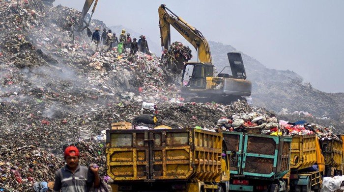 “Aglomerasi Sampah Jadi Listrik: Proyek PSEL di TPA Jatiwaringin Siap Dimulai Desember 2025 — Investasi Rp3 T, Target Atasi 5.000 Ton/Hari”